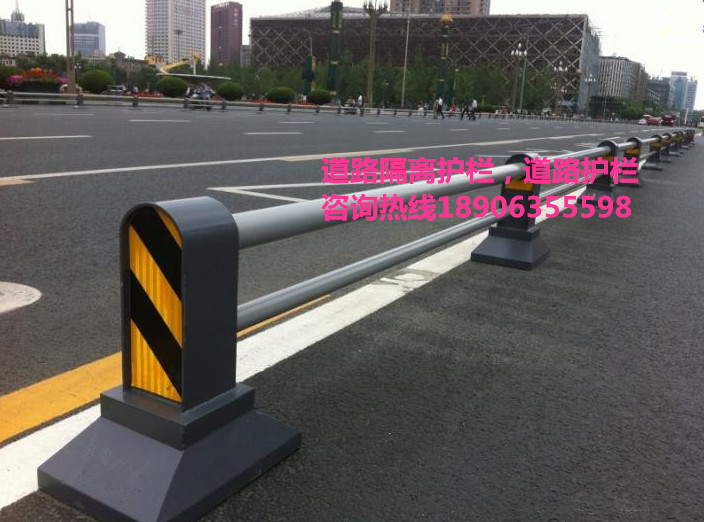 道路護(hù)欄，道路隔離柱，隔離墩